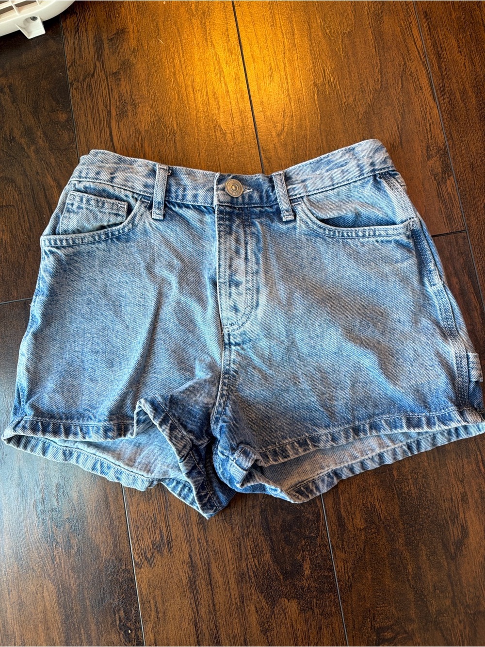Women's Light Blue Denim Shorts - Classic High-Waist Jean Short